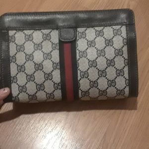 Vintage Gucci leather clutch